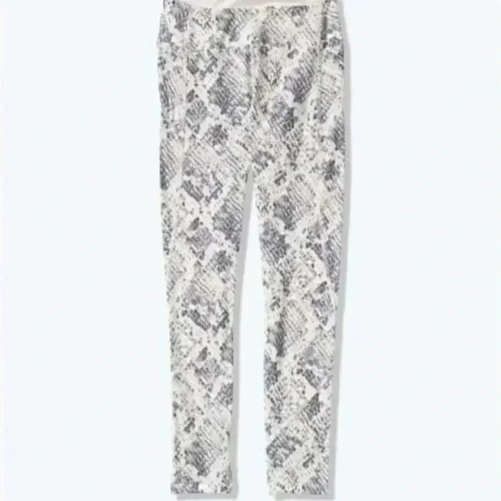 NWT VS Victoria’s Secret Pink Sport Buttery Soft Legging Python White Grey XL